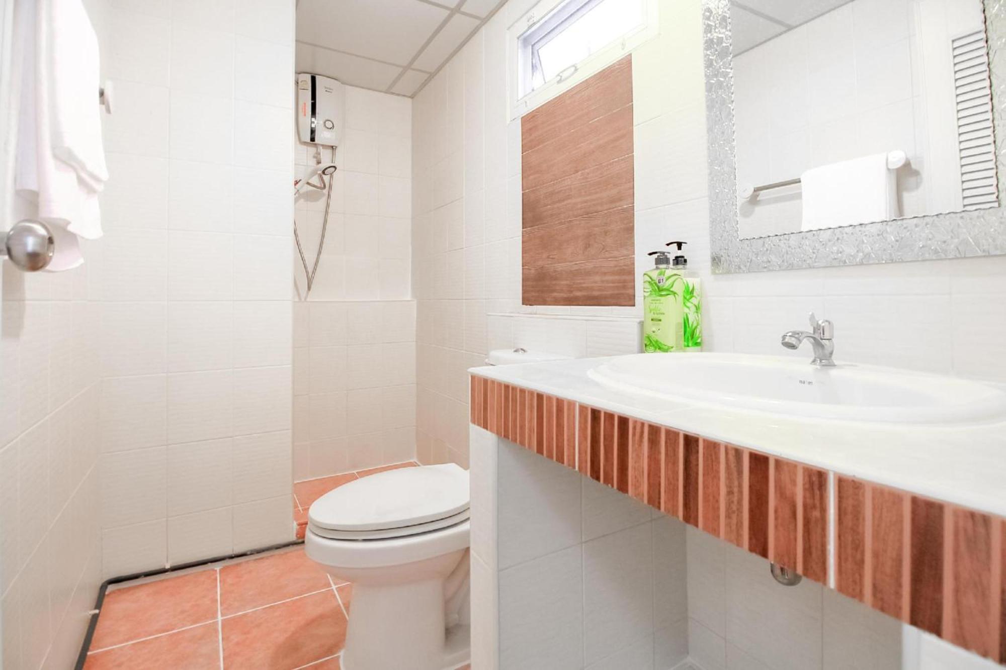 Capital O 411 Grandview Condo 15 Bangkok Exteriör bild